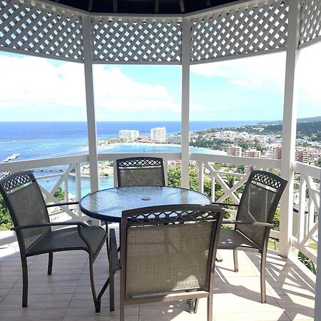 Oceanbreeze Jamaica Penthouse, 7-Minute Walk To Beach Ocho Ríos Exterior foto