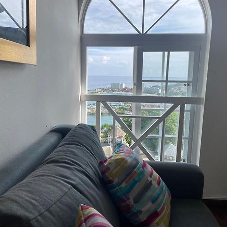 Oceanbreeze Jamaica Penthouse, 7-Minute Walk To Beach Ocho Ríos Exterior foto