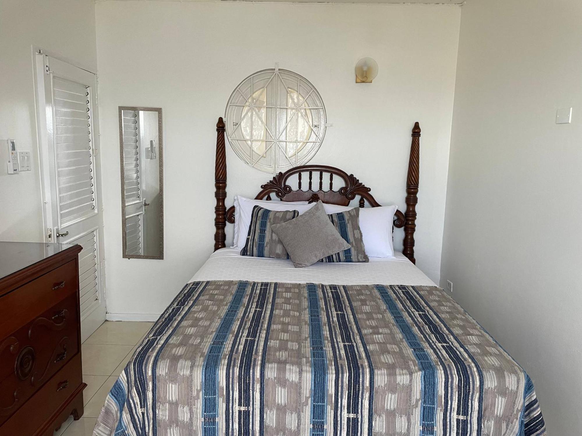 Oceanbreeze Jamaica Penthouse, 7-Minute Walk To Beach Ocho Ríos Exterior foto