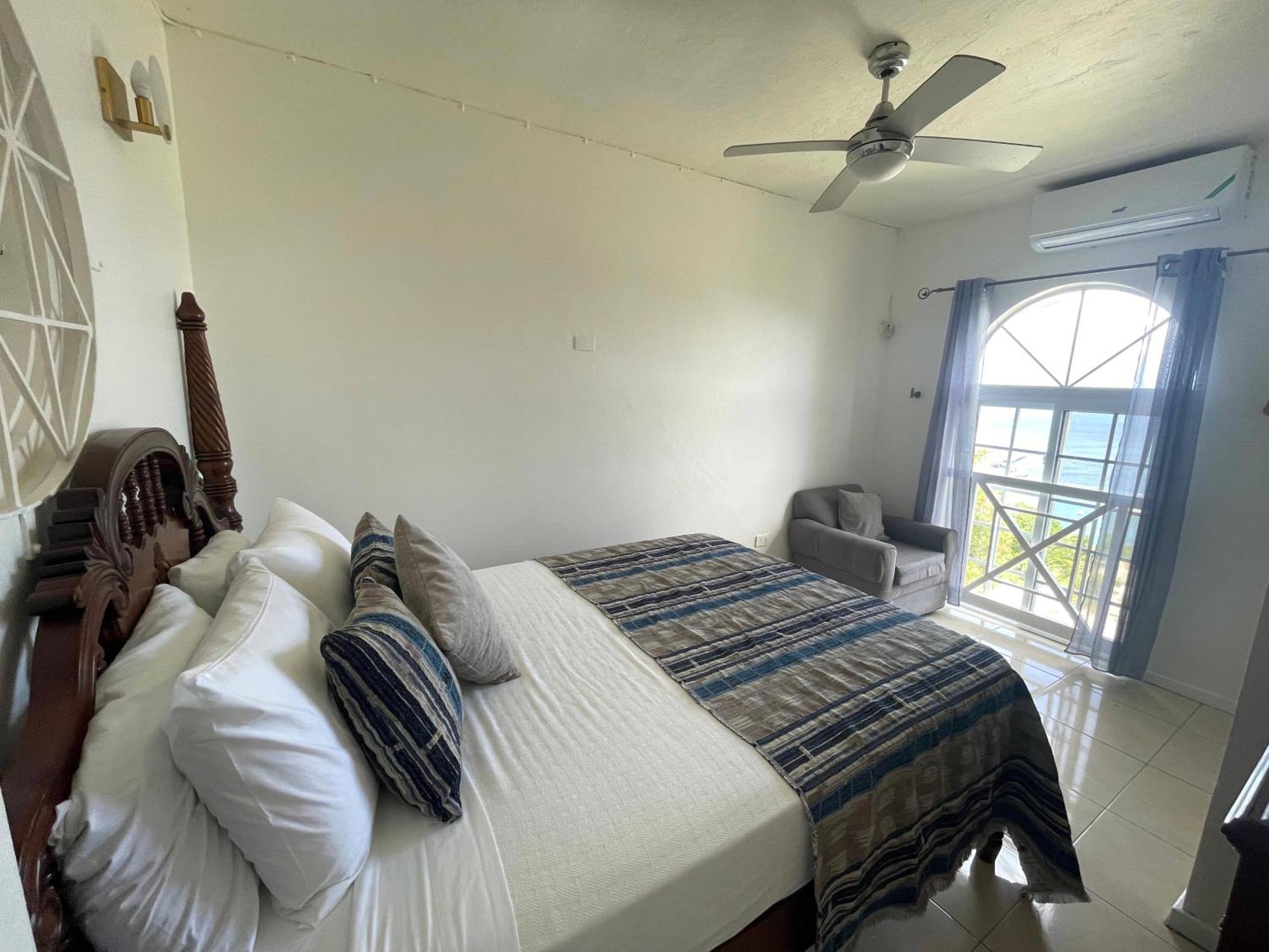 Oceanbreeze Jamaica Penthouse, 7-Minute Walk To Beach Ocho Ríos Exterior foto